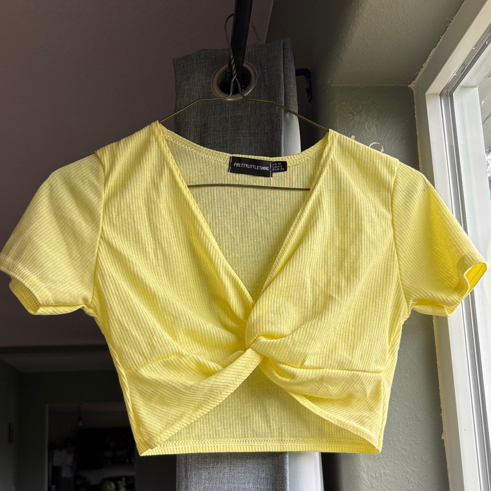PrettyLittleThing Lemon Twist Crop Top